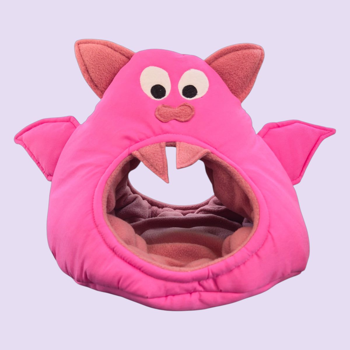🦇 Verrückte Fledermaus Rosa – ausgefallene Kuschelhöhle für Meerschweinchen