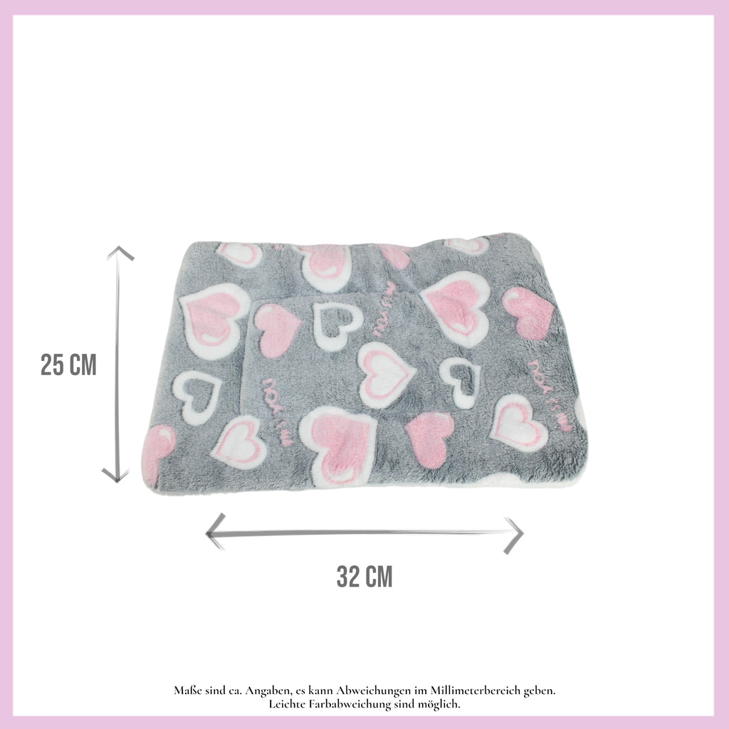 🛏️ Kuschelbett „Herzen“ – Flauschig, niedlich & liebevoll für deine Meerschweinchen